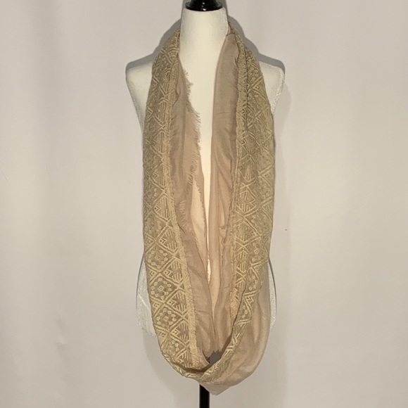 Una Tala Infinity scarf - Picture 3 of 6